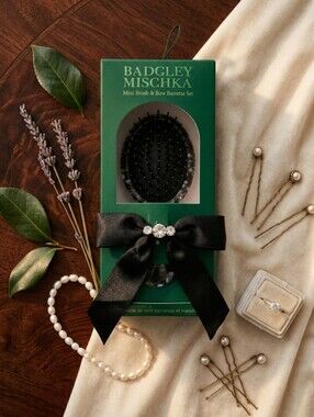 BADGLEY MISCHKA Black Mini Brush Bow Barette Hair Set Black Satin New Gift Box